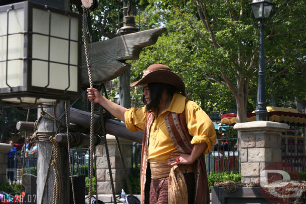 A different pirate greeting you as you head to the Island (seems the same performers that were with the bootstrappers before and out on the Columbia)