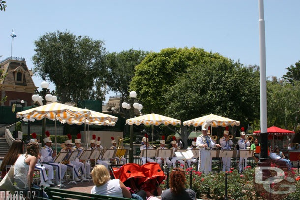 Back to Disneyland and the Main Street band performing their lunch time set