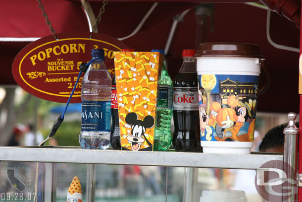 The popcorn containers and cups have a Halloween theme now too