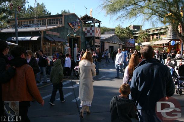 Jane Seymour out with her family heading for Soarin (she did a book signing in the morning and then narrated the Candlelight at night)