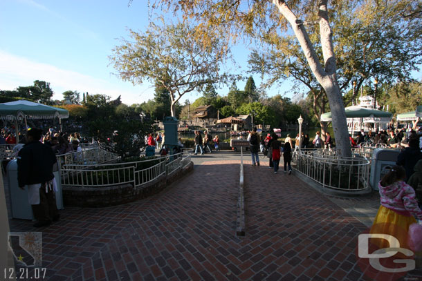 The entrance ramp from the river side.