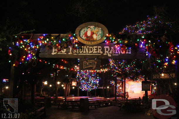 The Round-up closes at 6:30, too bad its not open later in the evening, I think the lighting looks good.