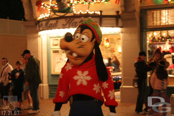 Goofy hanging out on Main Street