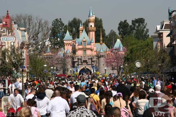 A good crowd heading into the park this morning