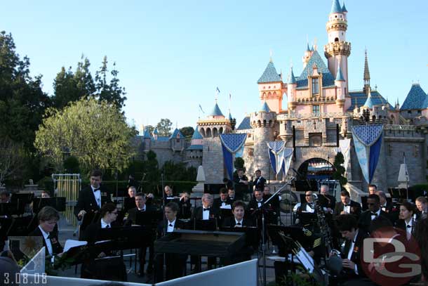 Its 5pm so time to see the Navy Band.  The next several pages features shots from the show.