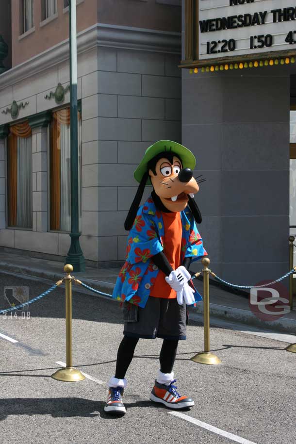 Goofy hanging out on the backlot