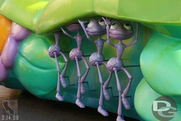 The detail on the floats is great... here are some ants helping to move the float along.