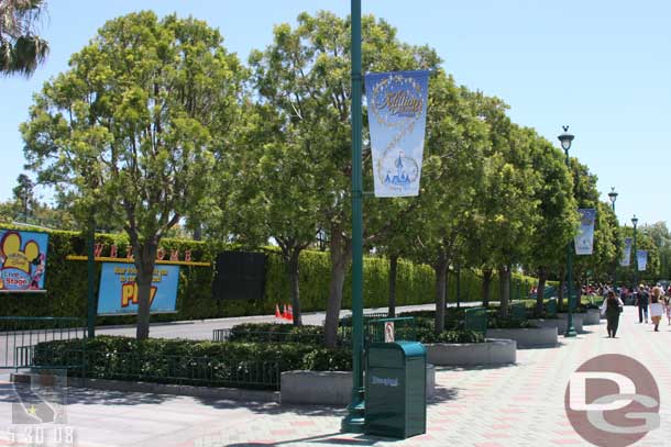 No real progress on the sign at the Mickey and Friends Tram stop