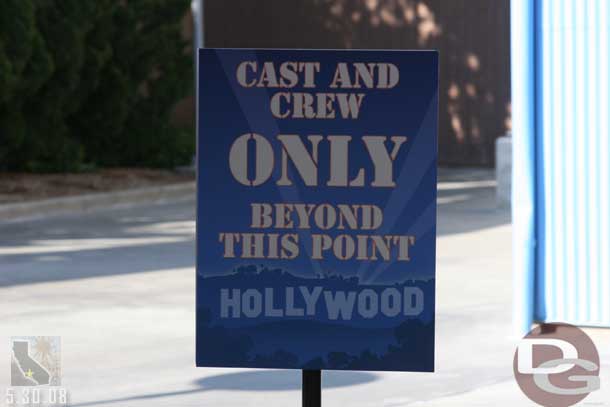 New signs to keep you out of the Hollywood and Dine area (or at least new to me)