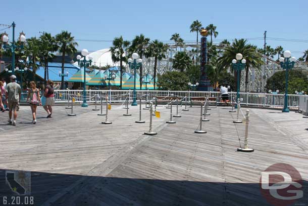 The extended queue for Toy Story stretches to the Cove Bar