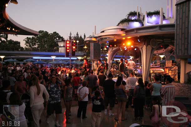 Suburban Legends at Tomorrowland Terrace