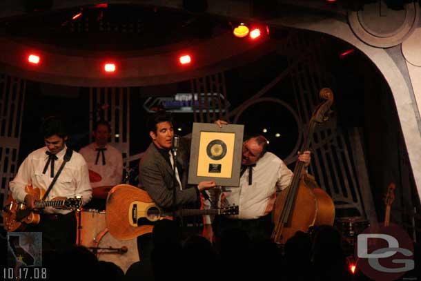 Someone in the audience had a Sun Records That's All Right/Blue Moon of Kentucky record, from 1954.  He actually stopped the show and held this up so everyone could see, usually during the set he talks about the record and asks if anyone has it, which of course no one does, until yesterday. 