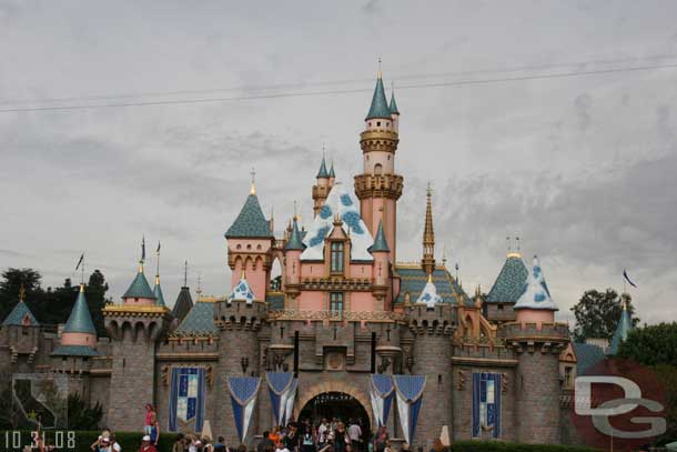 And snow is starting to appear on the castle