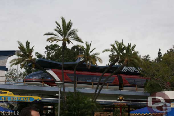 Due to the cooler weather and cloud cover Monorail red was making daytime trips.