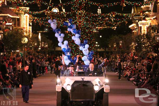 No more performers with the grand marshall car.