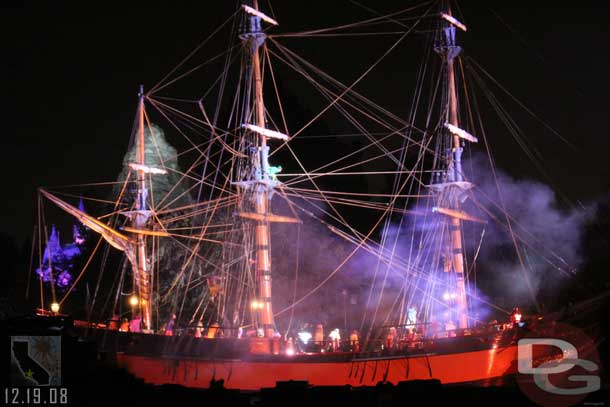 The Columbia appeared to have none of the rigging working, there were no stunts being performed.