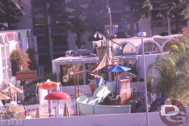 Even though it was in the 50s there were still people in the hotel pool across Harbor