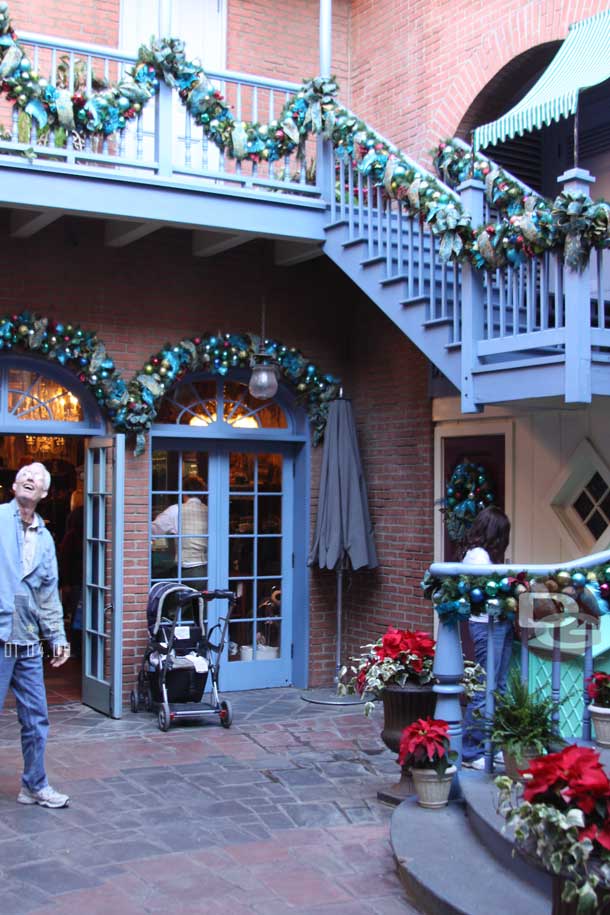 Out in New Orleans Square the Angel Court was giftshop free!!!