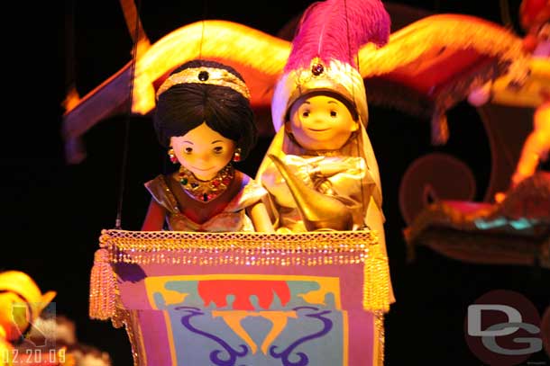 Aladdin and Jasmine flying overhead