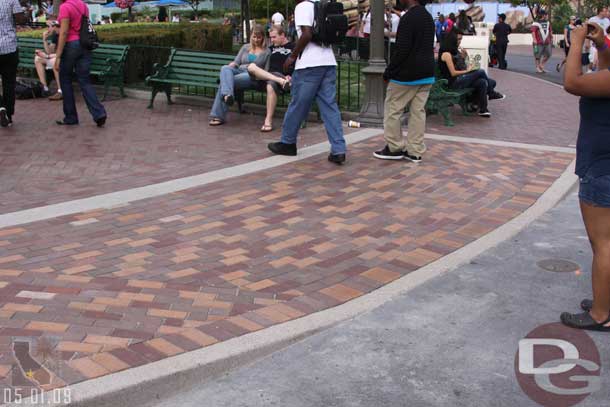 I believe this is new.. this is near the hub as you walk straight toward partners from Main Street.  So now all the entrances have smooth ramps.. so you can go up Main Street, through the hub, past Partners, and through the castle.. going up and down ramps the entire way without having to snake around
