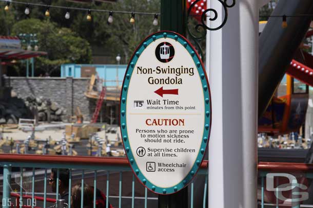 Wait times are posted for both gondolas