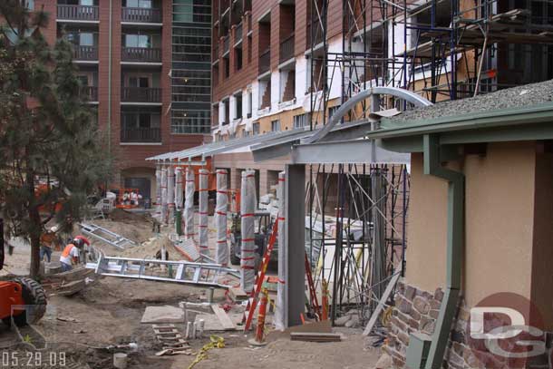 The walkway/breezeway/arcade/whatever it is called is taking shape