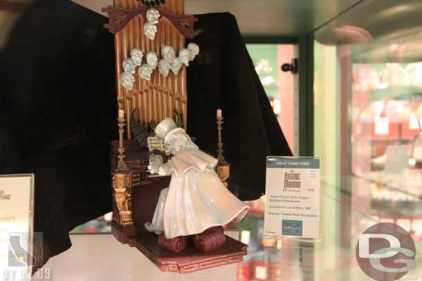 An upcoming Walt Disney Classics piece to celebrate the Haunted Mansion