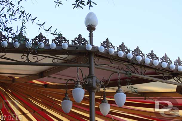 Noticed a light bulb missing at Plaza Gardens