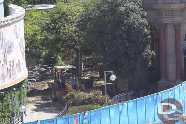 The trees are being boxed up and removed from the old Golden Dreams queue.