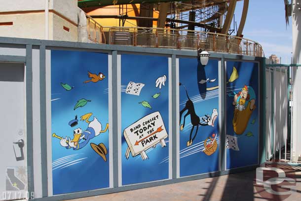 The icee stand area is behind walls too, as the new walls go all the way to Screamins track.