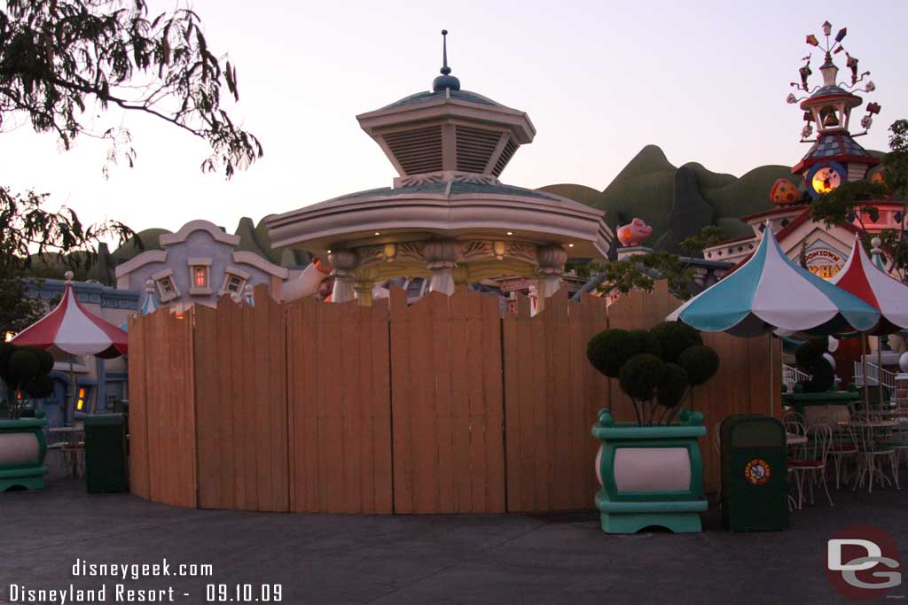 Out in Toontown more walls