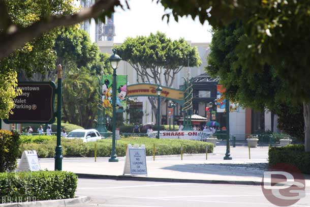 I was surprised to see the union protesters right at the entrance to Downtown Disney