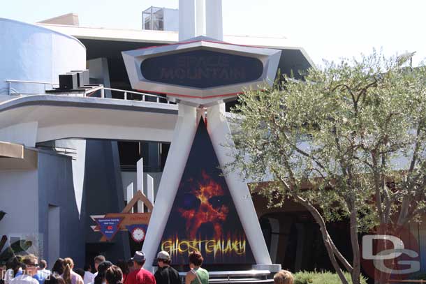 Space Mountain Ghost Galaxy was open for business and the line was solid.  I spoke to many who went on and they all really enjoyed it.