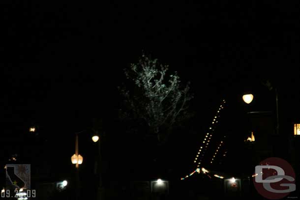 Noticed the new trees in the viewing area are in the path one of the Fun Wheel spot lights (wonder if the lights will move to the Little Mermaid building once its built since they used to be on Golden Dreams)