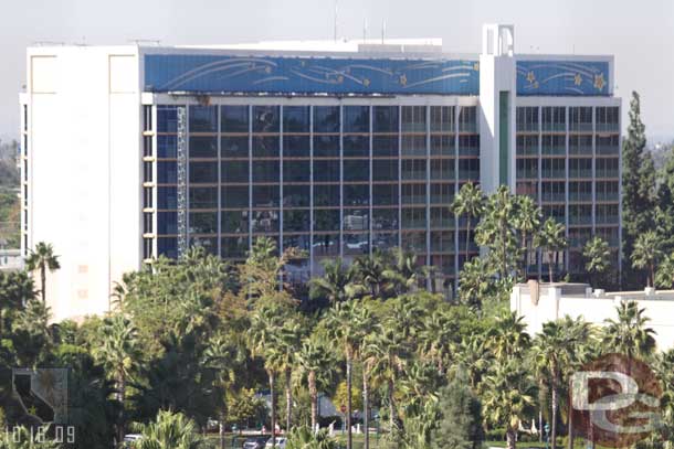 Work continues on the Disneyland Hotel, looks like the new windows are in on most of the floors now.