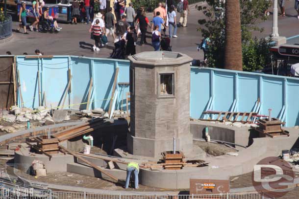 A closer shot of the fountain