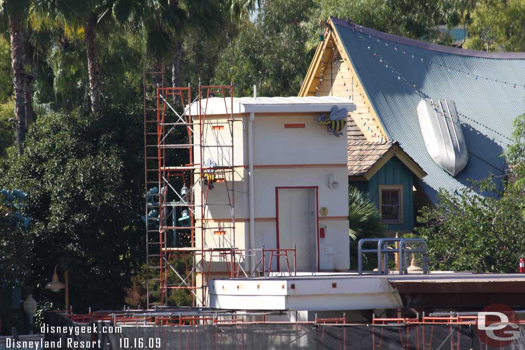 More scaffolding going up around the elevator