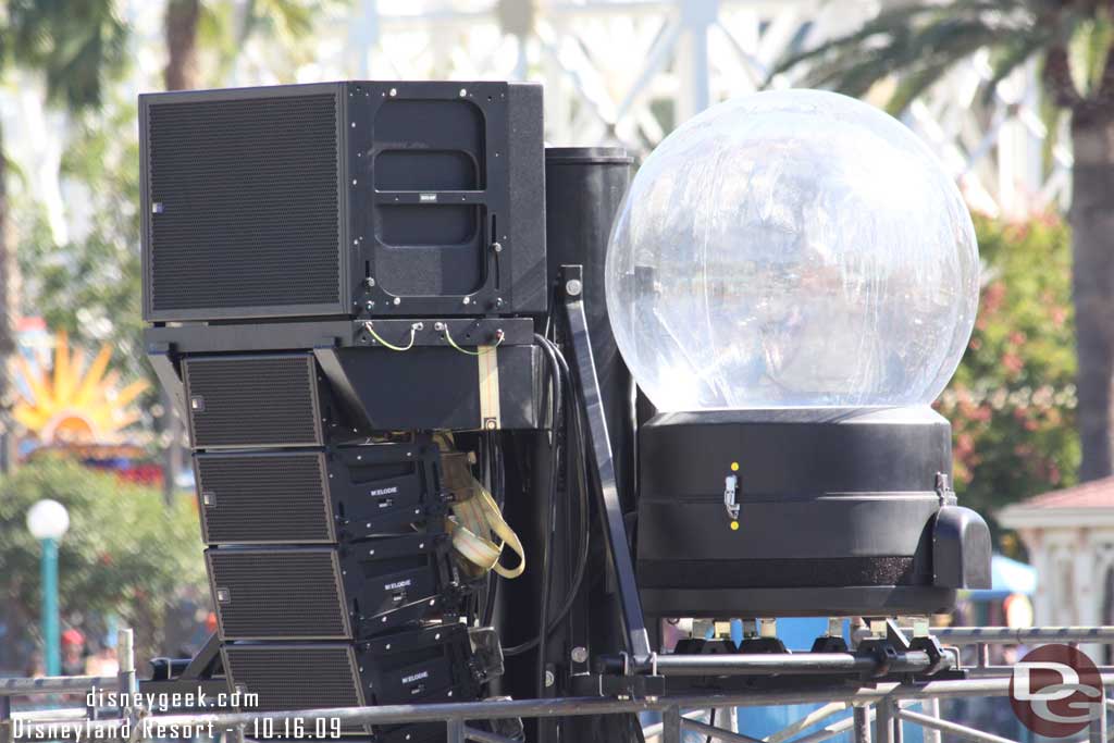 A closer look at the new speakers/lights