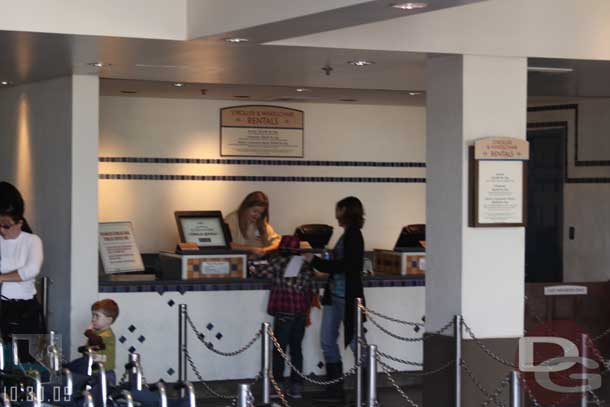 Over at DCA noticed there is now a self serve stroller rental kiosk set up (on the left)