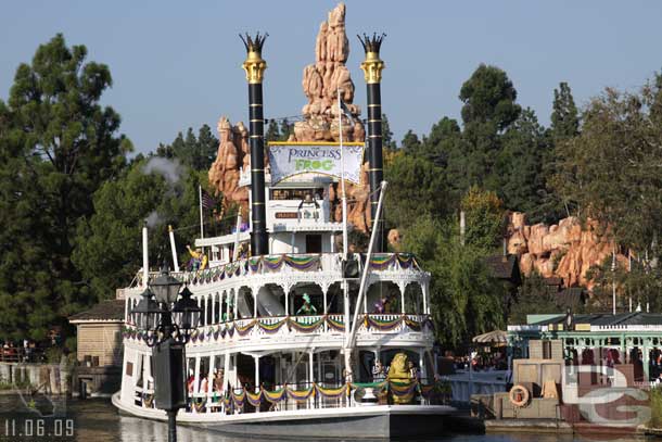 The Mark Twain awaits them with Louis and some other CMs as well as the selected guests onboard.