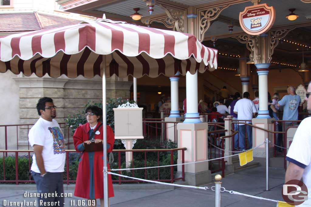 The single rider line was closed and the sign gone even... that is too bad.  I really thought the line was a good idea.