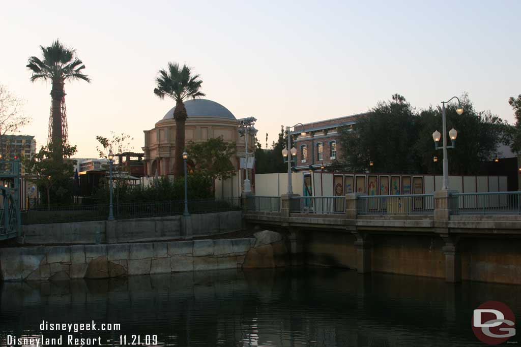 Here you can see more walls up where the actual work on the parade route is going on.