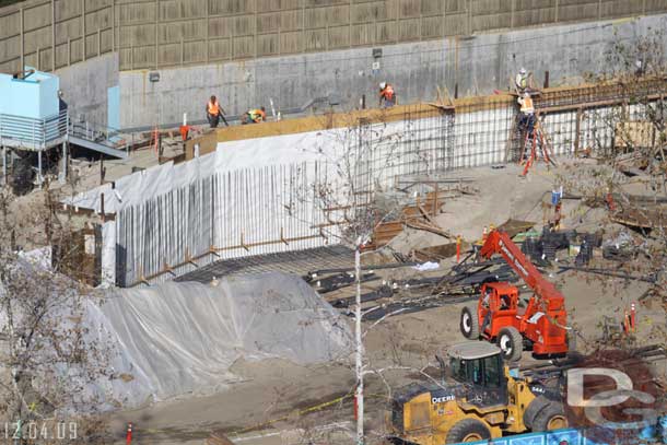 More rebar going into the Little Mermaid building