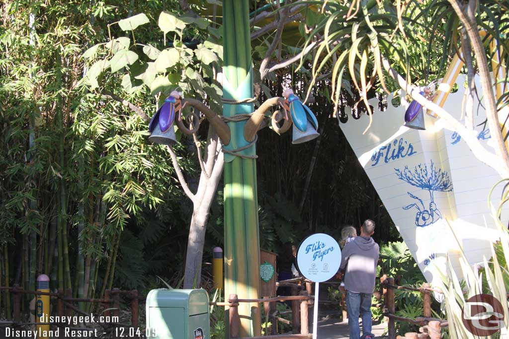 Small free standing, temporary signs are now out in Bugsland instead of the wait time ones that used to be there