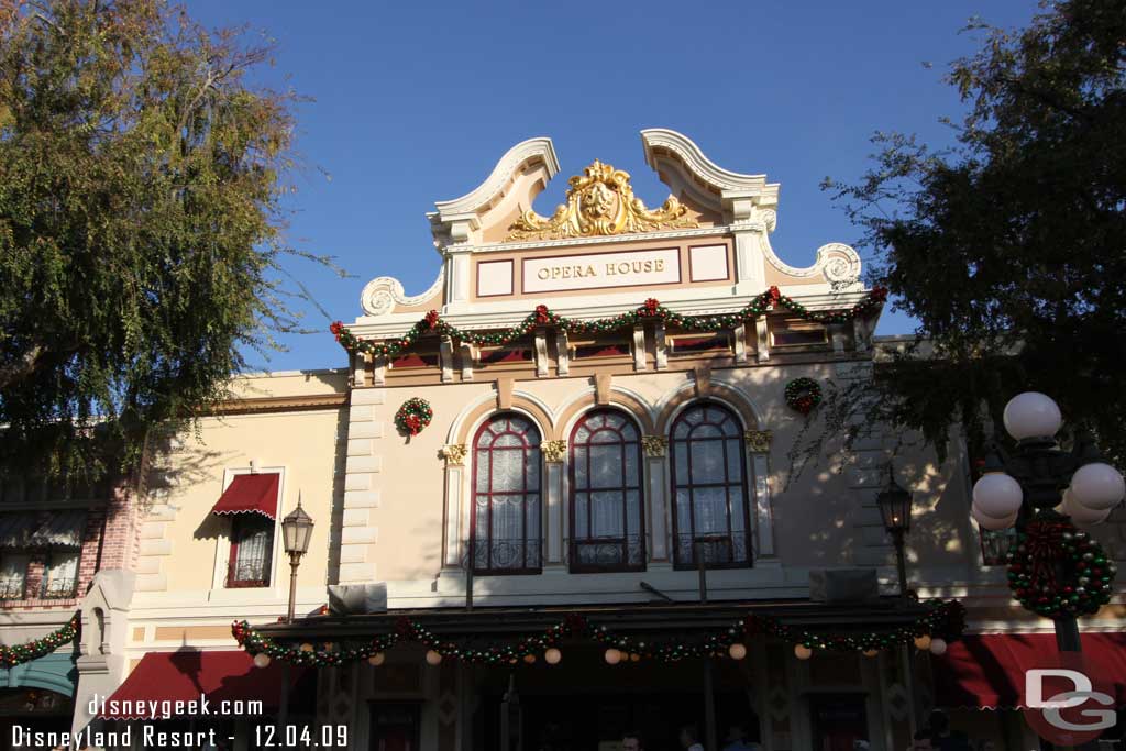 No signs of the new Lincoln sign yet