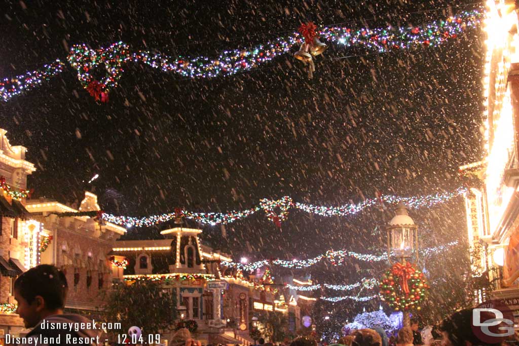 To close with some pictures of the snow on Main Street.