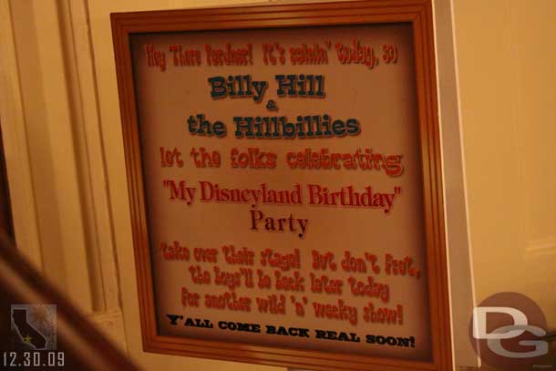 Speaking of the Billys saw this sign off on the side..