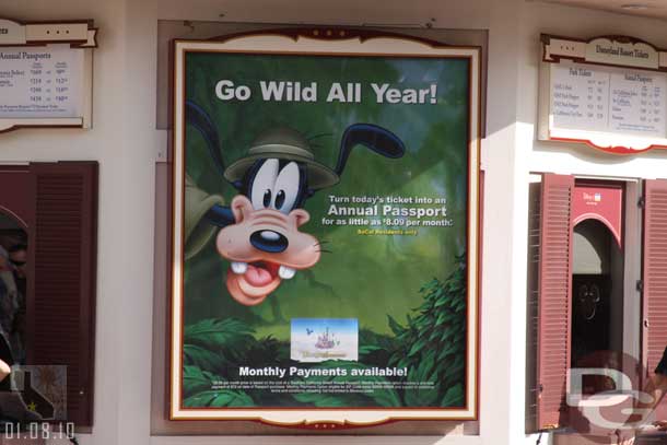 The ad on the ticket booths for Annual Passes