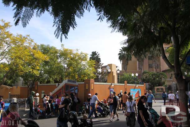 More walls up between the Hyperion queue and Tower of Terrors area.