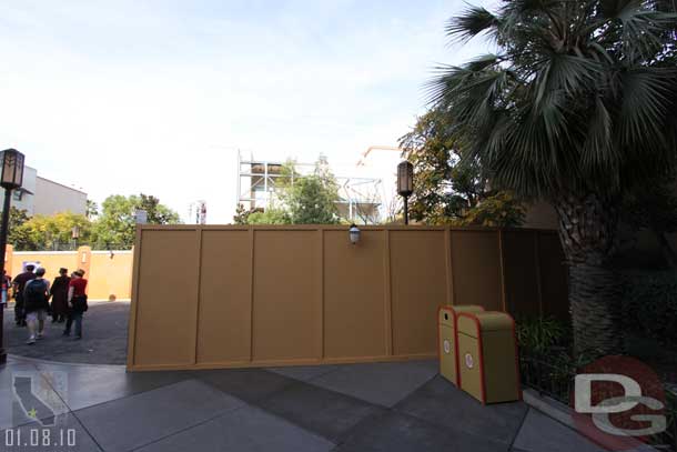 The side facing the gift shop is a regular wall, no covers yet.